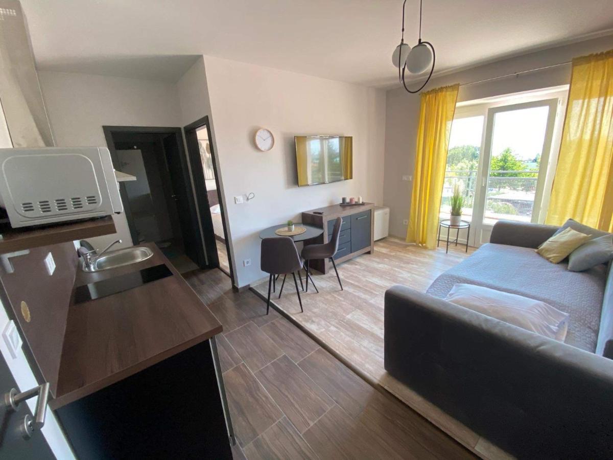 Balkon Apartmanhaz Panzio Balatonfured Ngoại thất bức ảnh