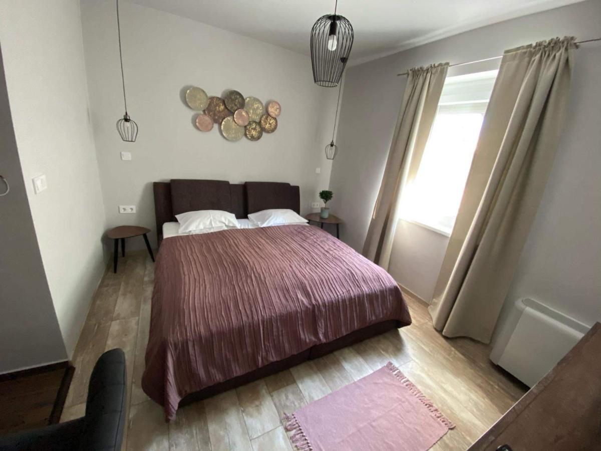 Balkon Apartmanhaz Panzio Balatonfured Ngoại thất bức ảnh