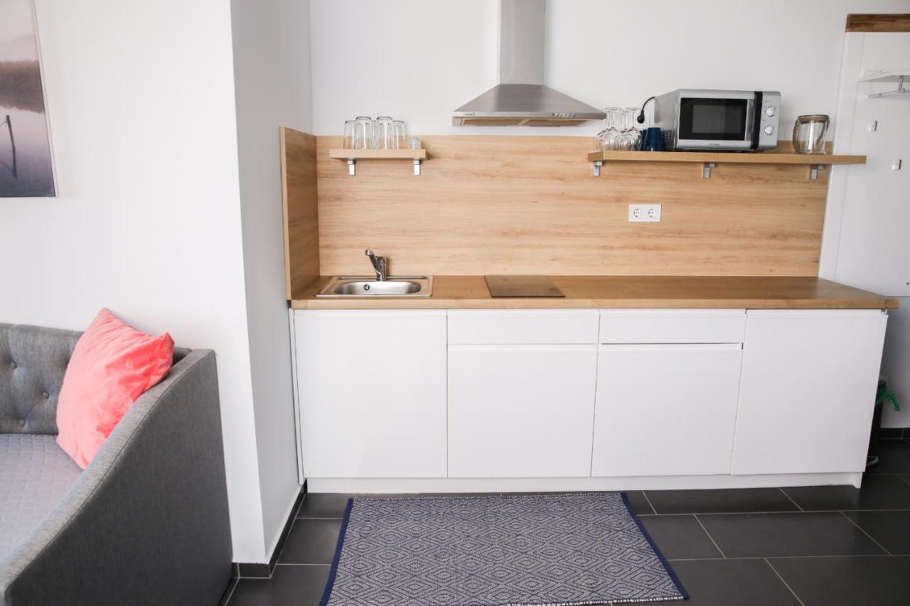Balkon Apartmanhaz Panzio Balatonfured Ngoại thất bức ảnh