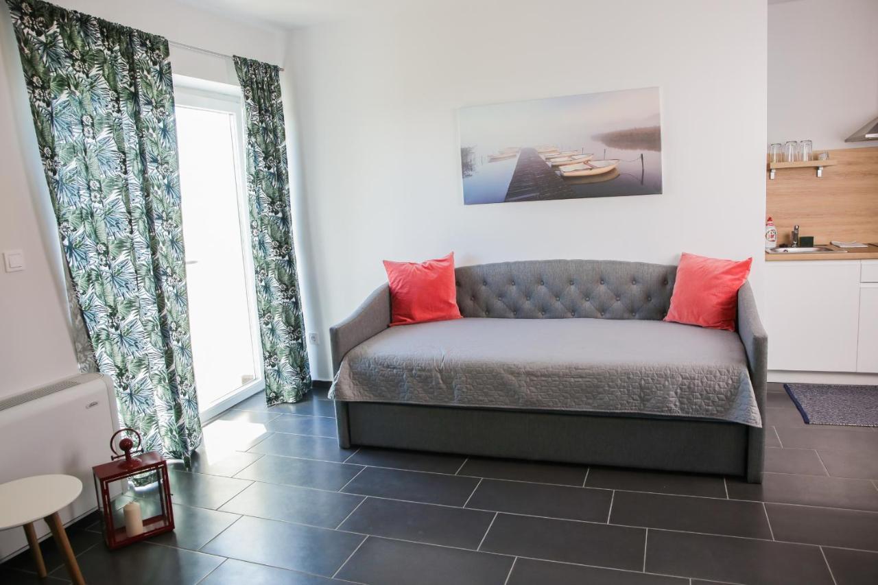 Balkon Apartmanhaz Panzio Balatonfured Ngoại thất bức ảnh