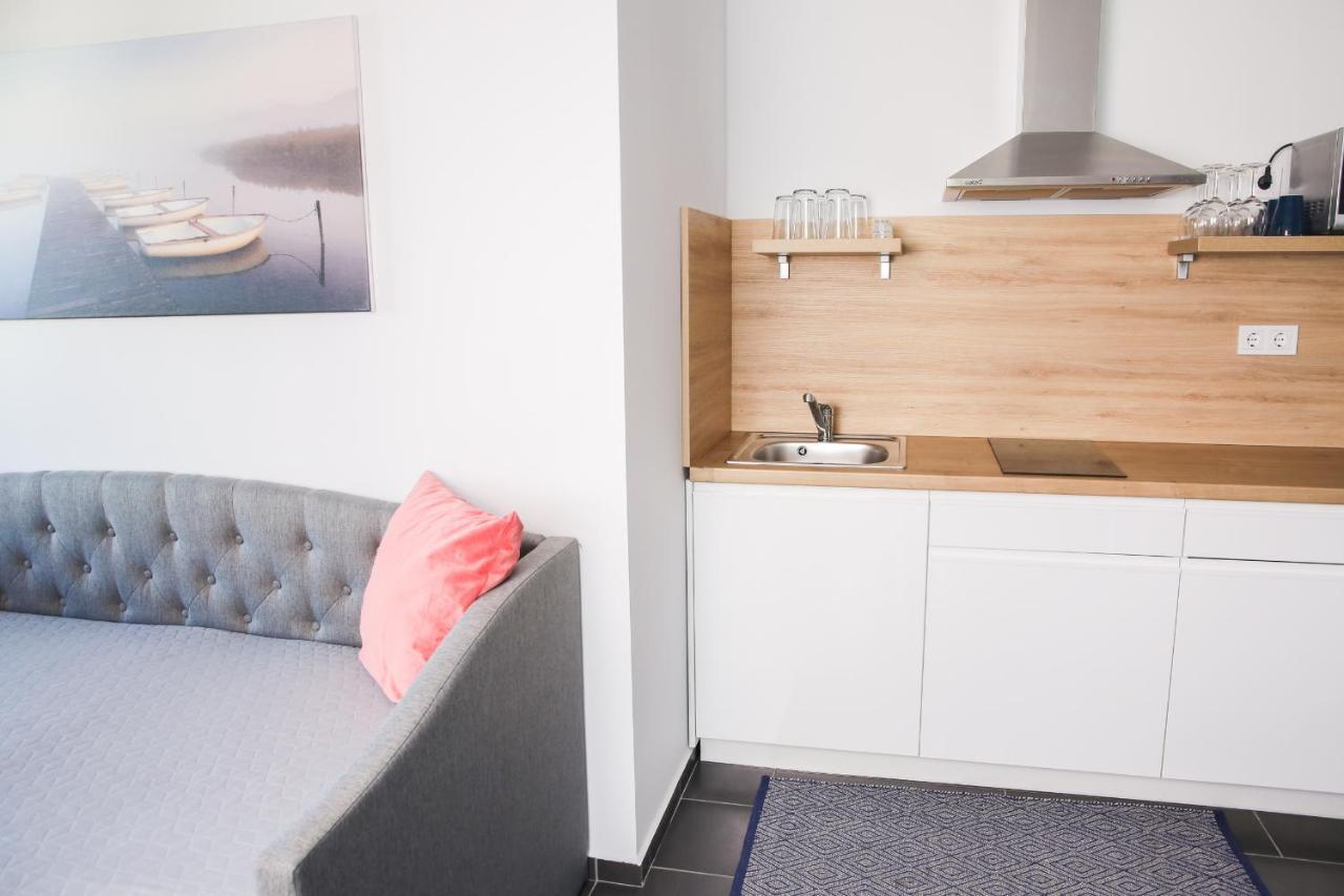 Balkon Apartmanhaz Panzio Balatonfured Ngoại thất bức ảnh