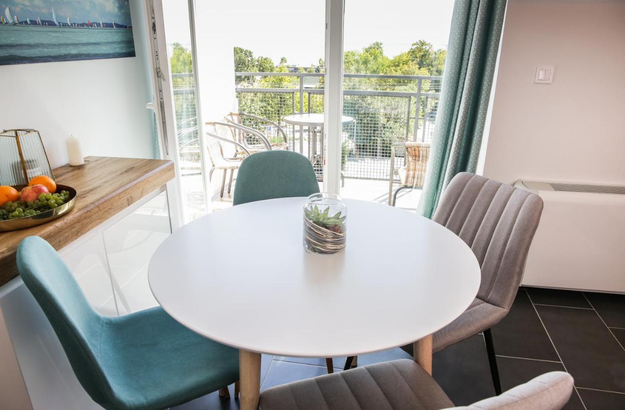 Balkon Apartmanhaz Panzio Balatonfured Ngoại thất bức ảnh