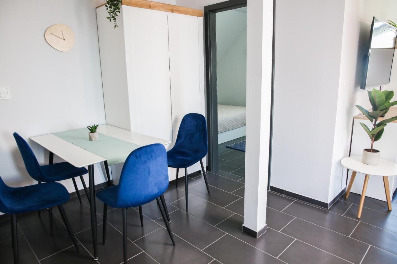 Balkon Apartmanhaz Panzio Balatonfured Ngoại thất bức ảnh
