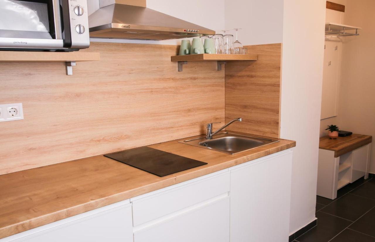 Balkon Apartmanhaz Panzio Balatonfured Ngoại thất bức ảnh