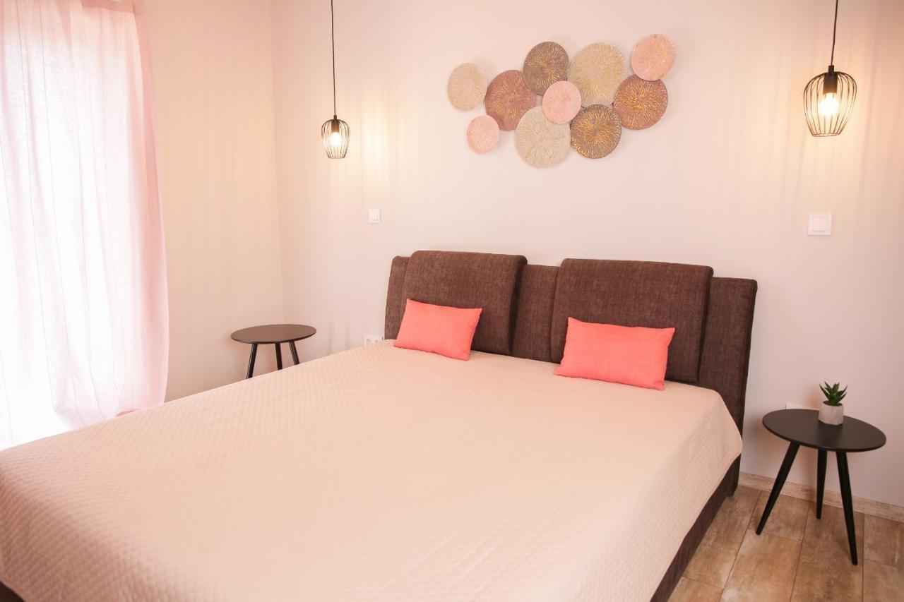 Balkon Apartmanhaz Panzio Balatonfured Ngoại thất bức ảnh