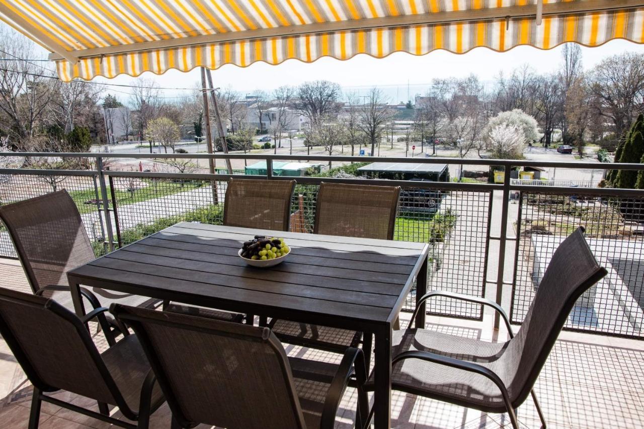 Balkon Apartmanhaz Panzio Balatonfured Ngoại thất bức ảnh