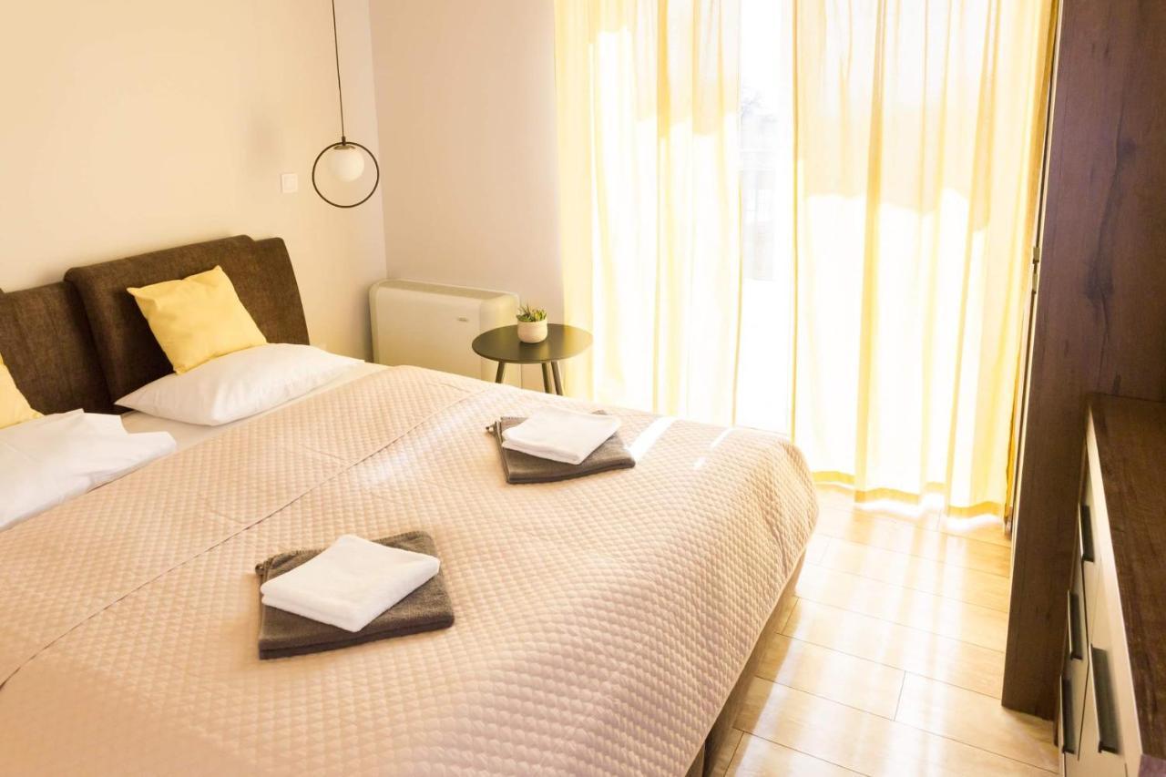 Balkon Apartmanhaz Panzio Balatonfured Ngoại thất bức ảnh
