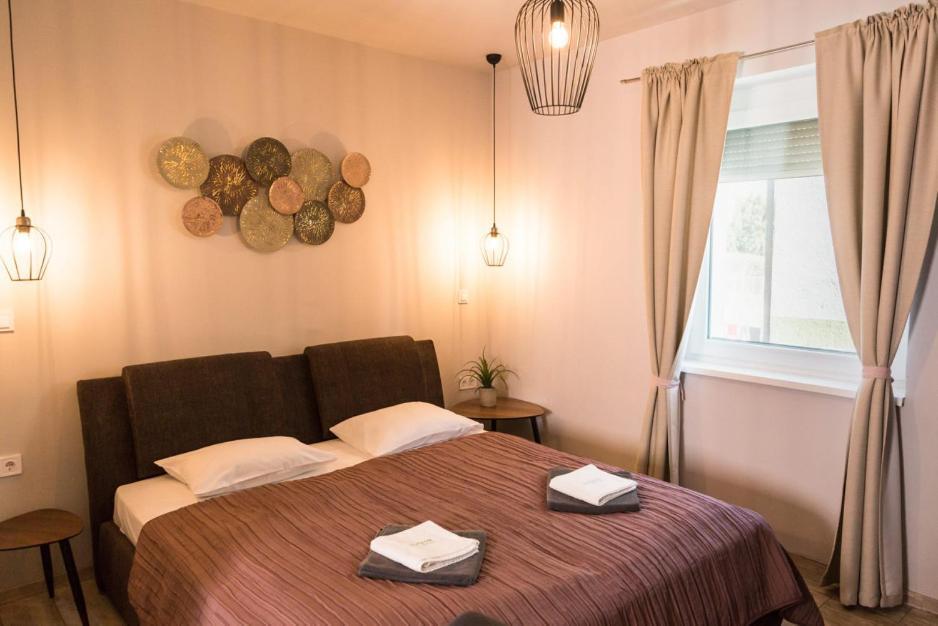 Balkon Apartmanhaz Panzio Balatonfured Ngoại thất bức ảnh