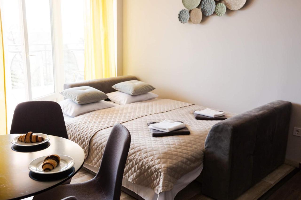 Balkon Apartmanhaz Panzio Balatonfured Ngoại thất bức ảnh
