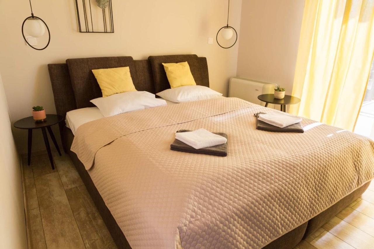 Balkon Apartmanhaz Panzio Balatonfured Ngoại thất bức ảnh