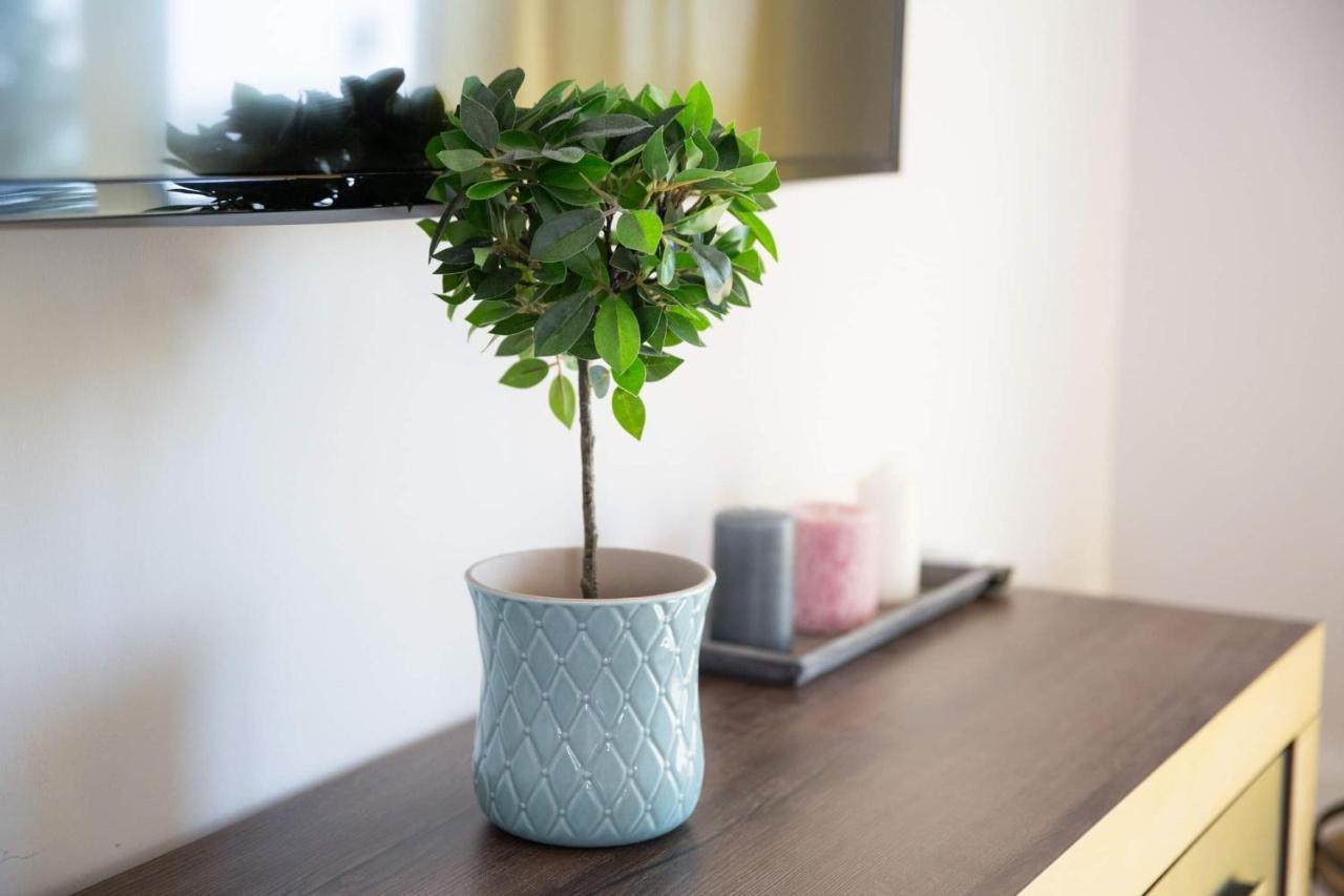 Balkon Apartmanhaz Panzio Balatonfured Ngoại thất bức ảnh