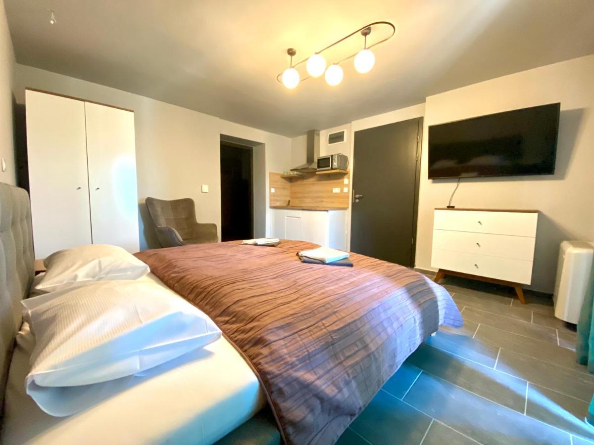 Balkon Apartmanhaz Panzio Balatonfured Ngoại thất bức ảnh