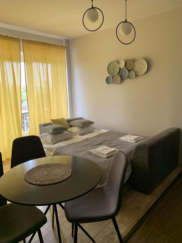 Balkon Apartmanhaz Panzio Balatonfured Ngoại thất bức ảnh